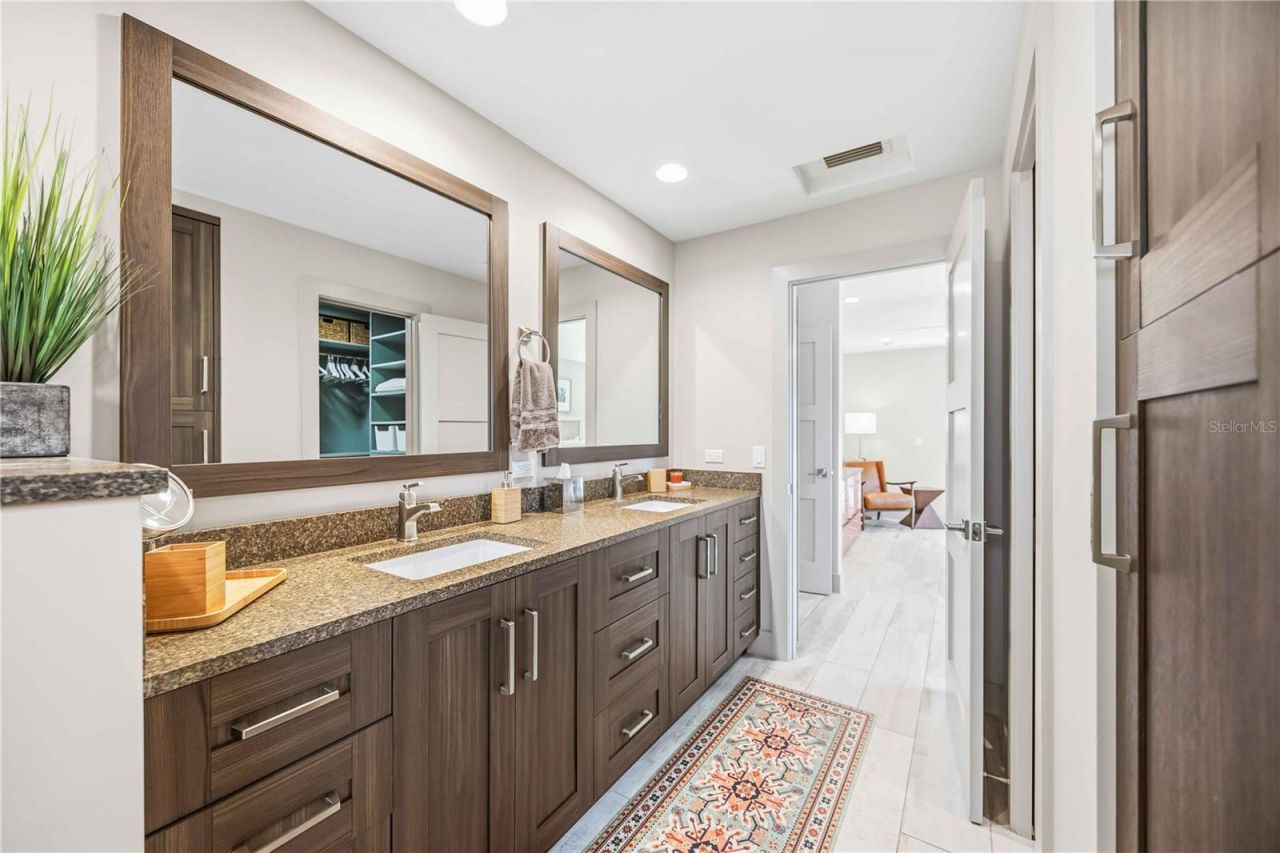 2117 Riviera Drive, Sarasota, FL 34232 Photo