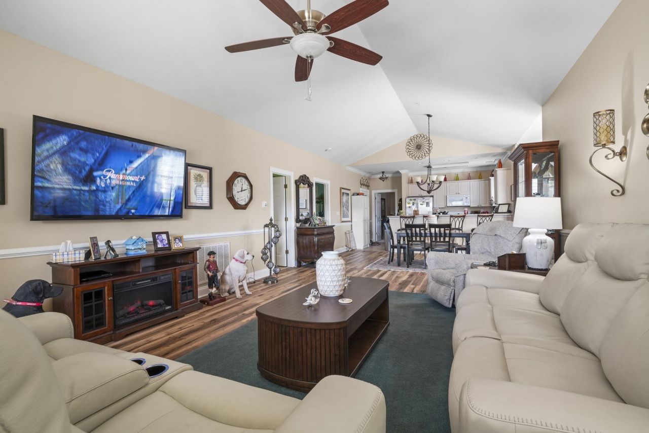 4843 Luster Leaf Circle  Photo 18