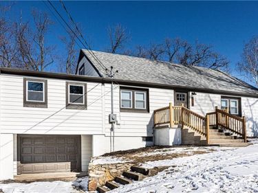 808 NE Russell Road, Kansas City, MO 64116