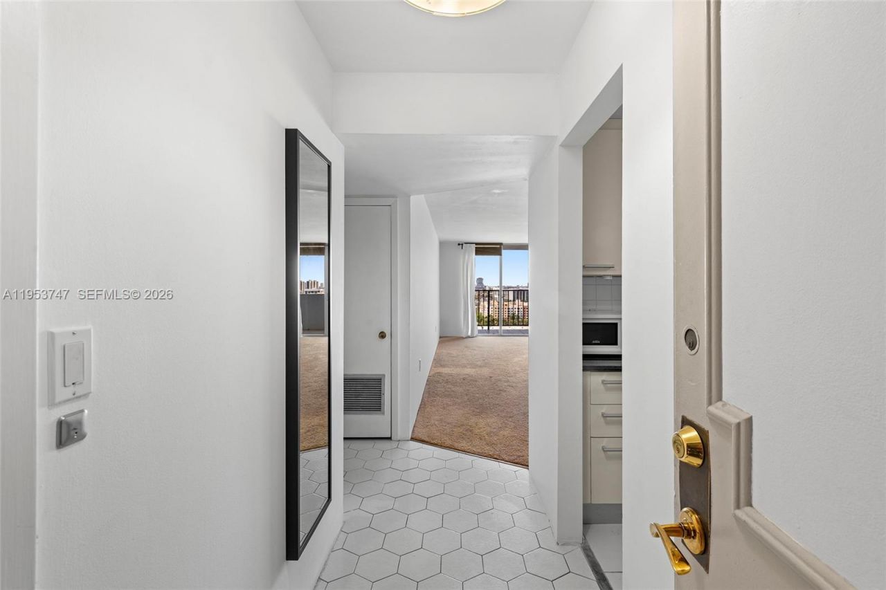 2780 NE 183rd St , Unit 1911, Aventura, FL 33160 Photo