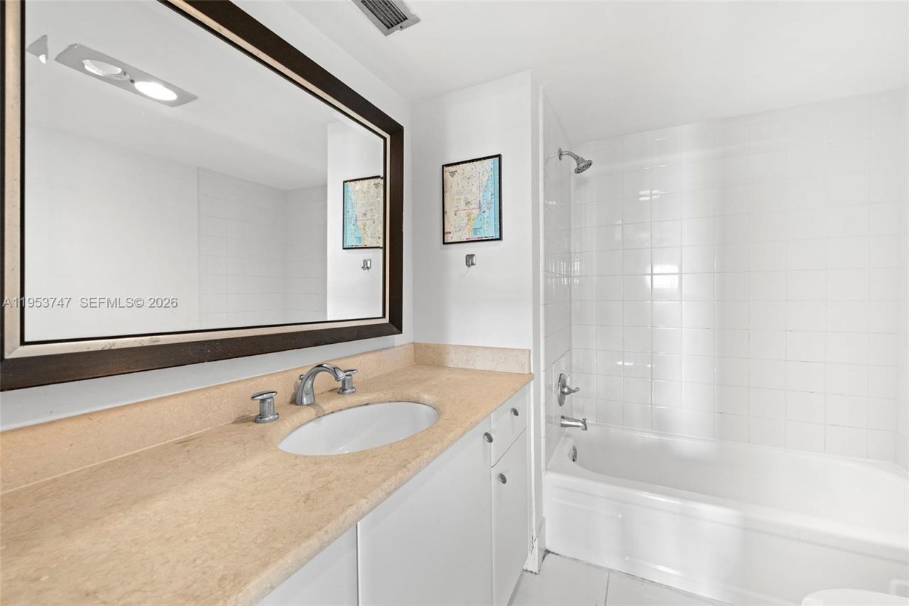 2780 NE 183rd St , Unit 1911, Aventura, FL 33160 Photo