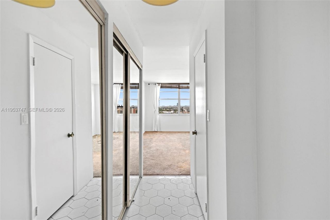 2780 NE 183rd St , Unit 1911, Aventura, FL 33160 Photo