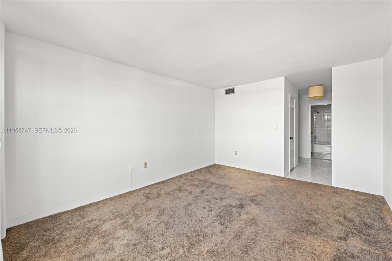 2780 NE 183rd St , Unit 1911, Aventura, FL 33160 Photo