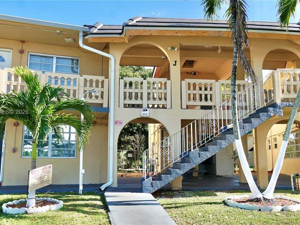 20311 NE 2nd Ave, Unit 27, Miami, FL 33179