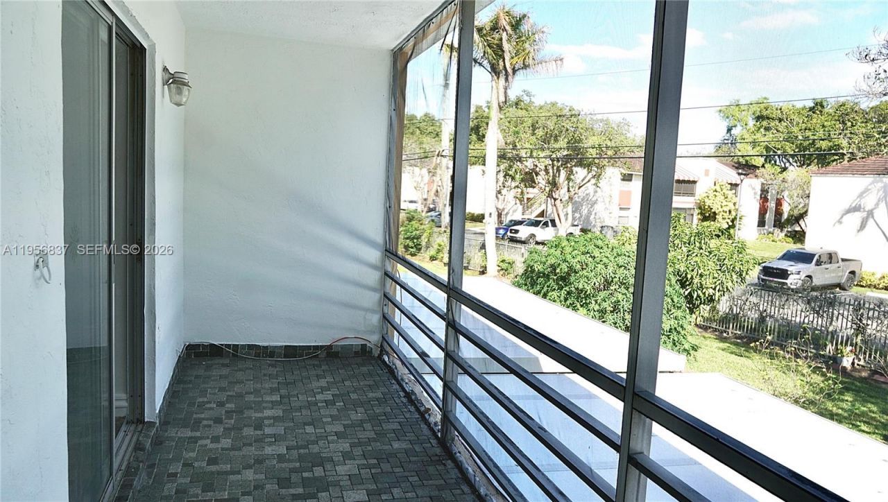 20311 NE 2nd Ave, Unit 27, Miami, FL 33179 Photo