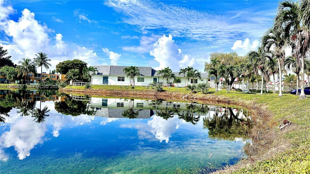 20311 NE 2nd Ave, Unit 27, Miami, FL 33179 Photo