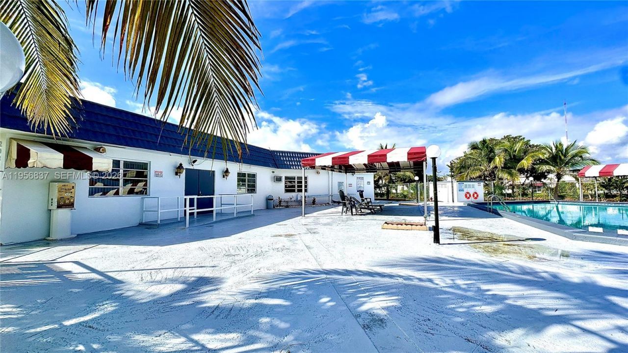 20311 NE 2nd Ave, Unit 27, Miami, FL 33179 Photo