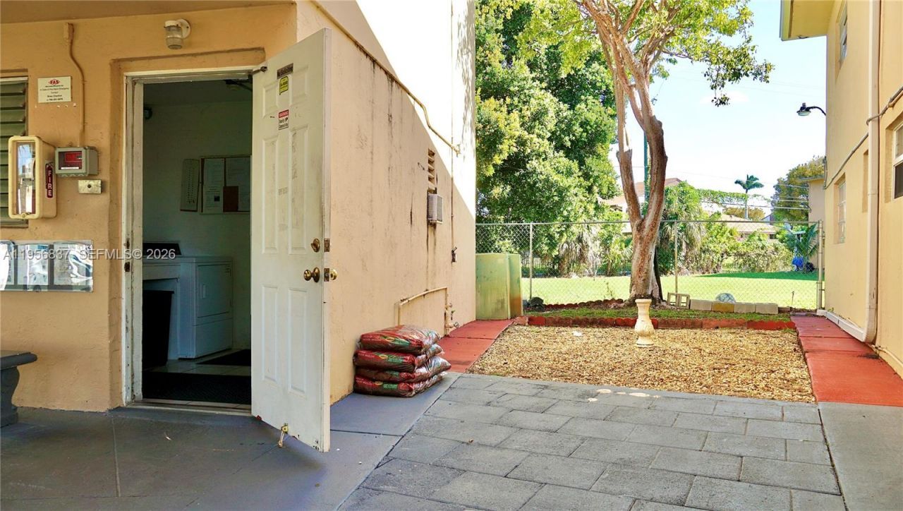 20311 NE 2nd Ave, Unit 27, Miami, FL 33179 Photo