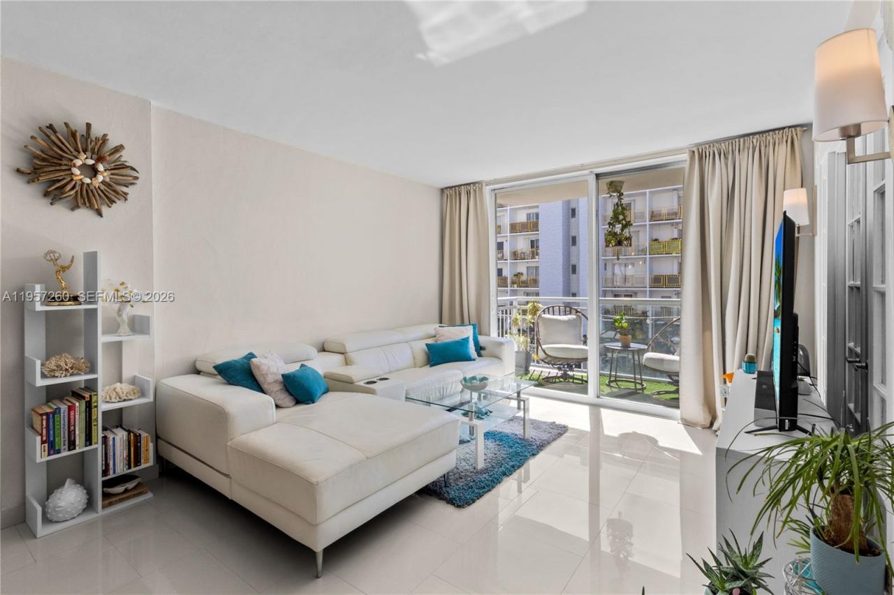 1345 Lincoln Rd, Unit 403, Miami Beach, FL 33139 Photo