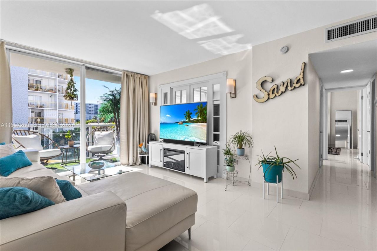 1345 Lincoln Rd, Unit 403, Miami Beach, FL 33139 Photo