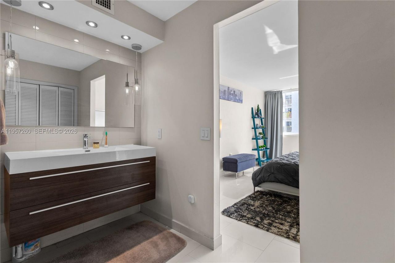 1345 Lincoln Rd, Unit 403, Miami Beach, FL 33139 Photo