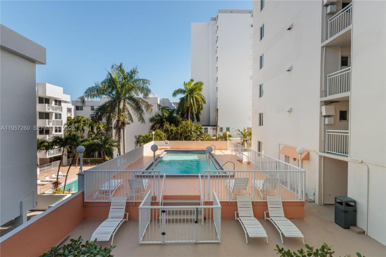 1345 Lincoln Rd, Unit 403, Miami Beach, FL 33139 Photo