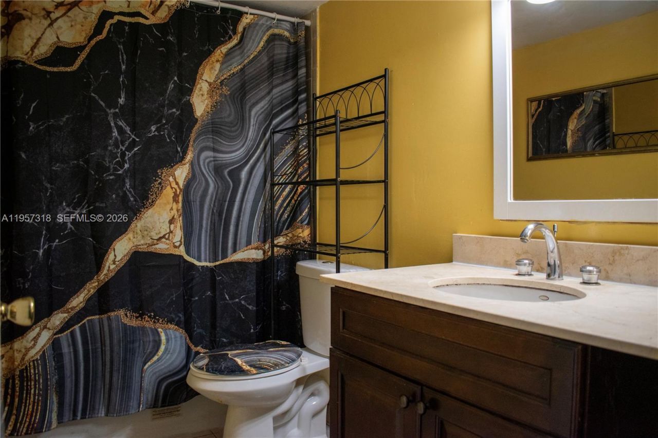 4144 Inverrary Dr, Unit 15G, Lauderhill, FL 33319 Photo