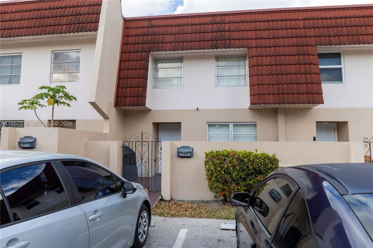 4144 Inverrary Dr, Unit 15G, Lauderhill, FL 33319 Photo