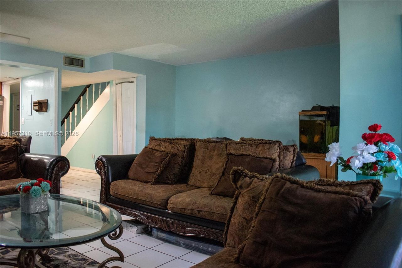 4144 Inverrary Dr, Unit 15G, Lauderhill, FL 33319 Photo