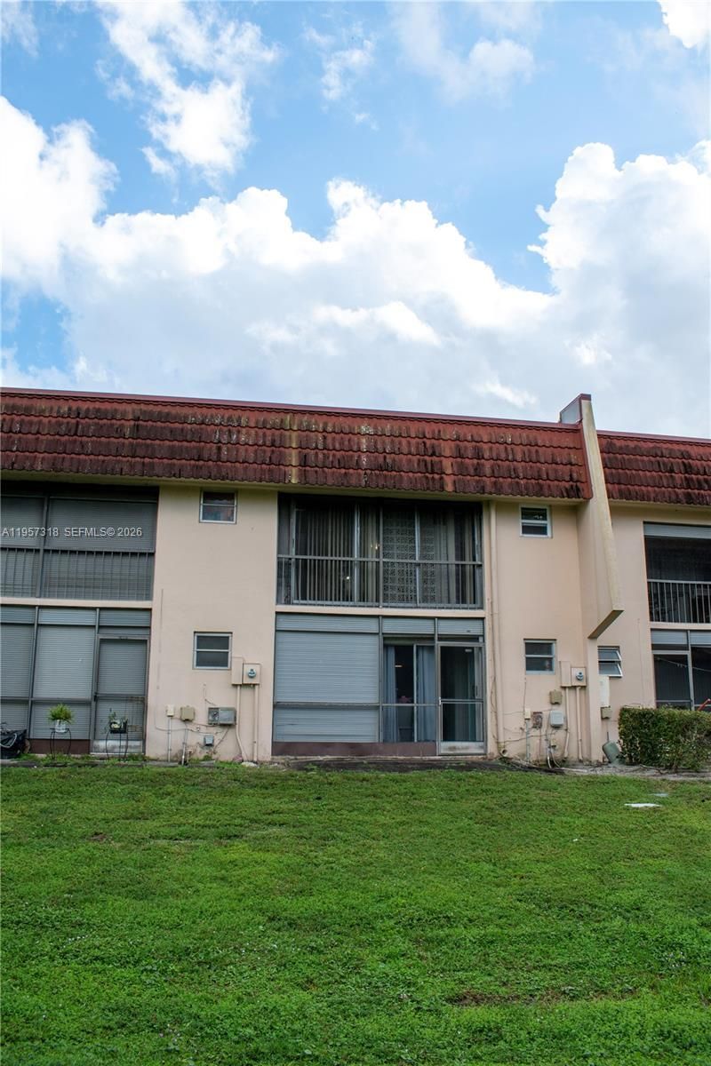 4144 Inverrary Dr, Unit 15G, Lauderhill, FL 33319 Photo