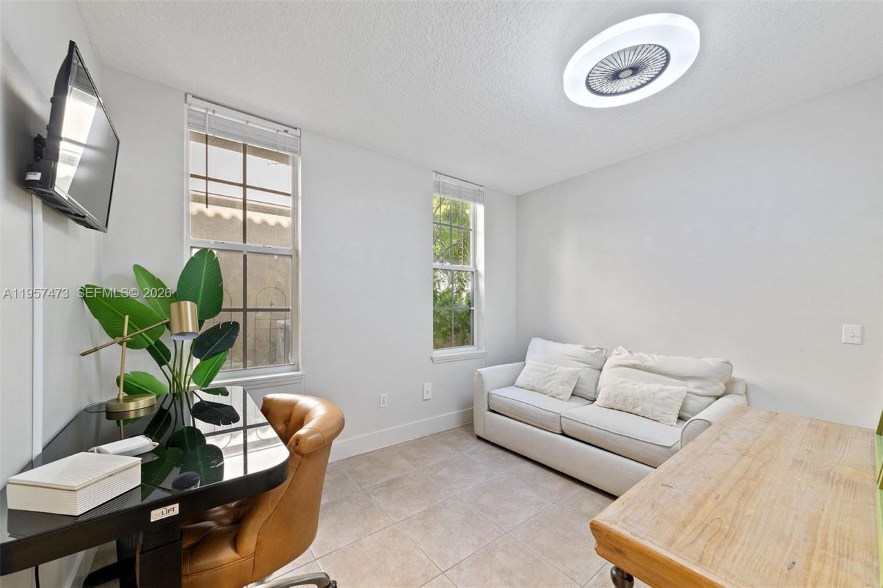 2067 S Ocean Dr, Unit TH5, Hallandale Beach, FL 33009 Photo