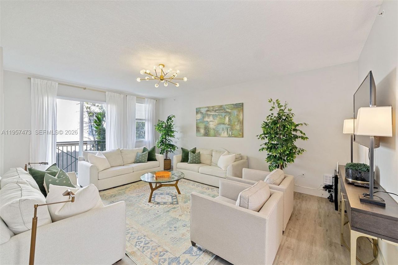 2067 S Ocean Dr, Unit TH5, Hallandale Beach, FL 33009 Photo