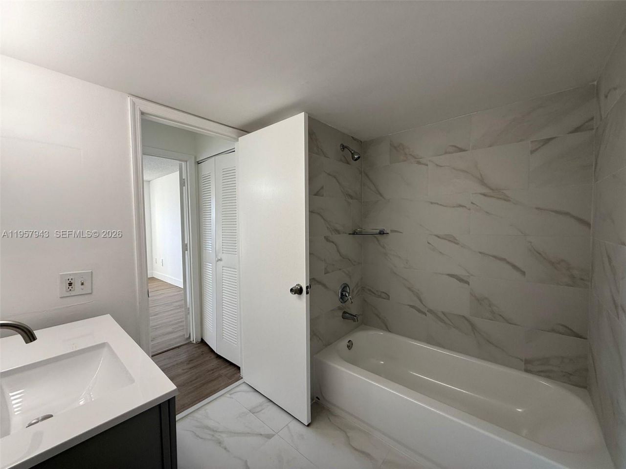 12166 Saint Andrews Pl , Unit 210, Miramar, FL 33025 Photo