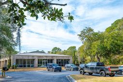 4425 Belle Oaks Drive photo 4