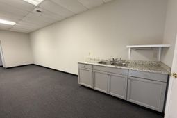 405 N Maple Street photo 4