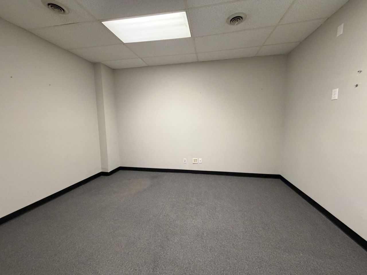 405 N Maple Street Photo 7