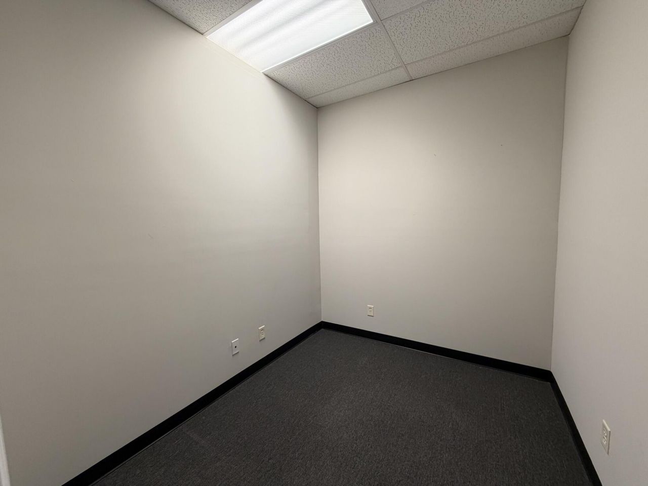 405 N Maple Street Photo 8