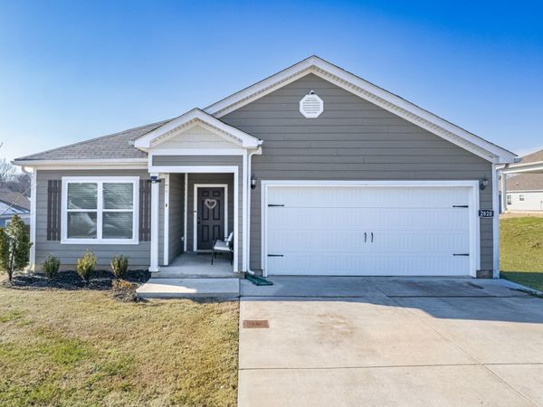 2820 Buzz St , Columbia, TN 38401