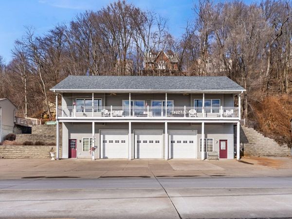 809 W MISSISSIPPI DRIVE, Muscatine, IA 52761