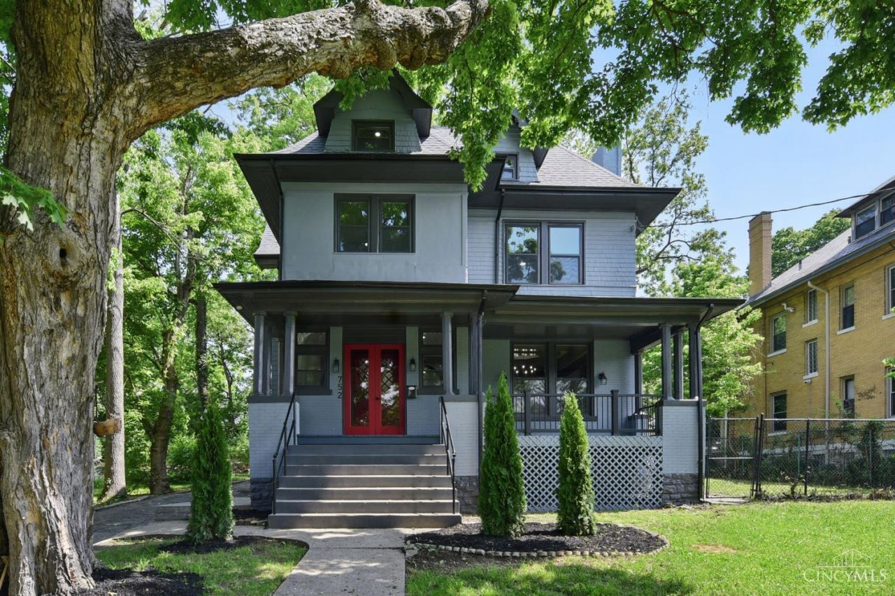 752 S Fred Shuttlesworth Circle, Cincinnati, OH 45229 Main Photo