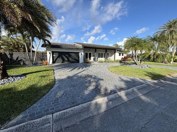 3017 NE 57th St, Fort Lauderdale, FL 33308