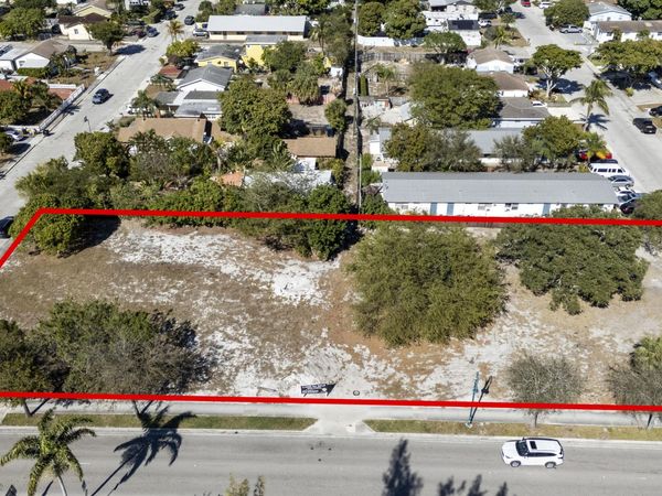 1212 10th Avenue N, Lake Worth Beach, FL 33460