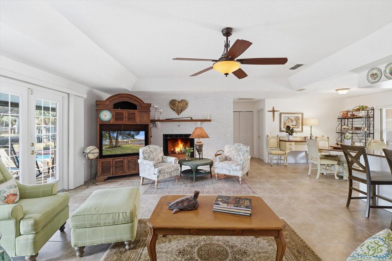 11290 W Amerindian Court, Crystal River, FL 34429 Photo