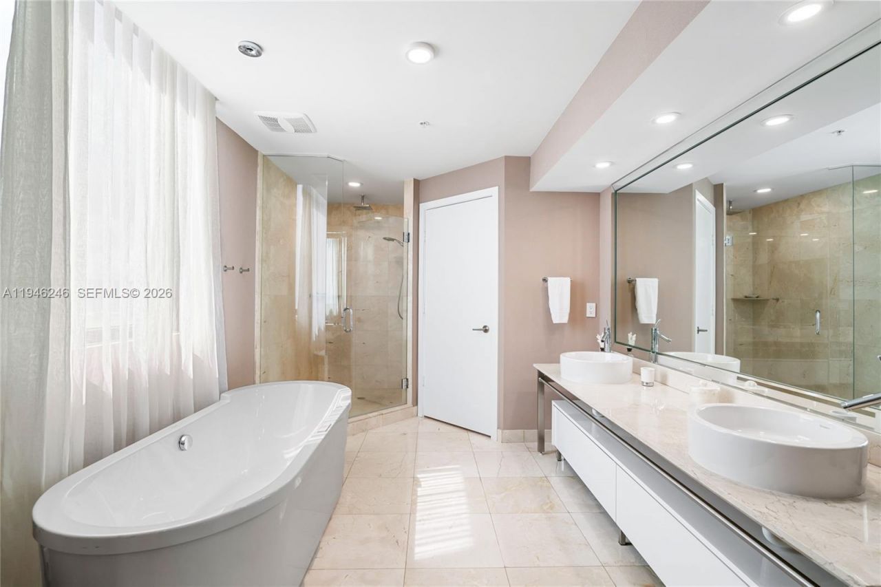 16275 Collins Ave, Unit 1501, Sunny Isles Beach, FL 33160 Photo