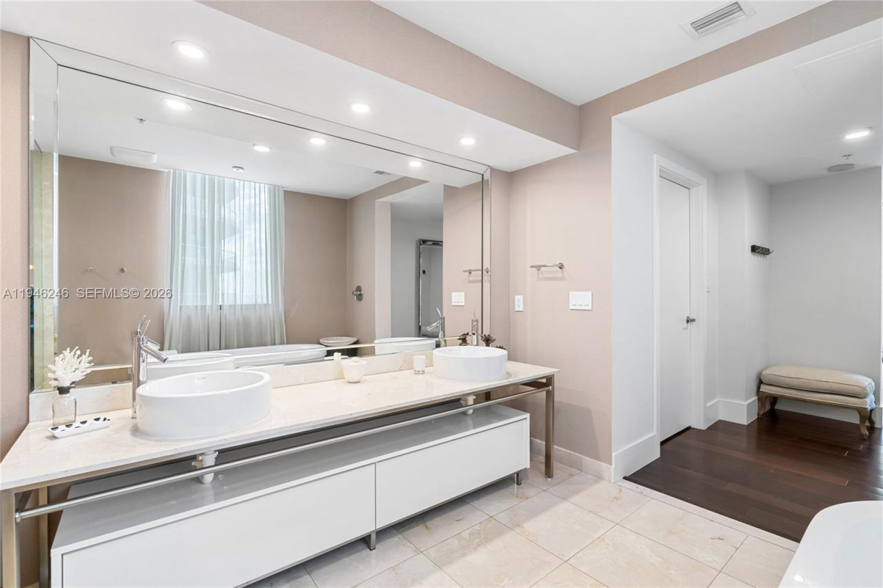 16275 Collins Ave, Unit 1501, Sunny Isles Beach, FL 33160 Photo