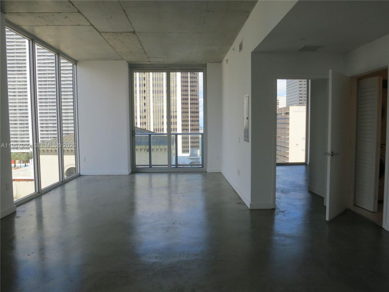 151 SE 1 St , Unit 1902, Miami, FL 33131 Photo