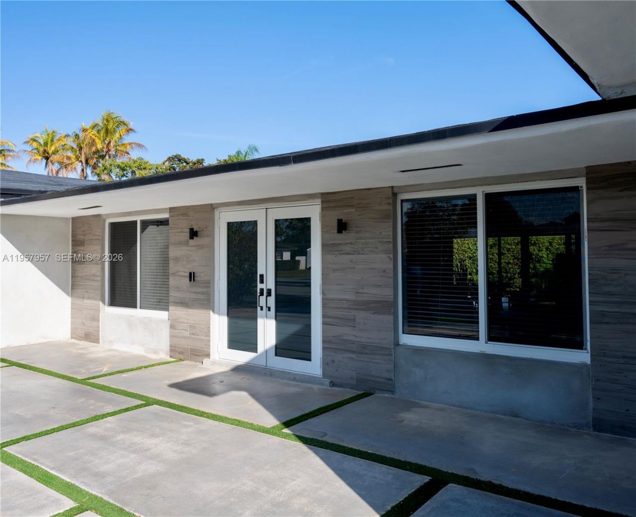 1915 NE 213th Ter, Miami, FL 33179 Photo