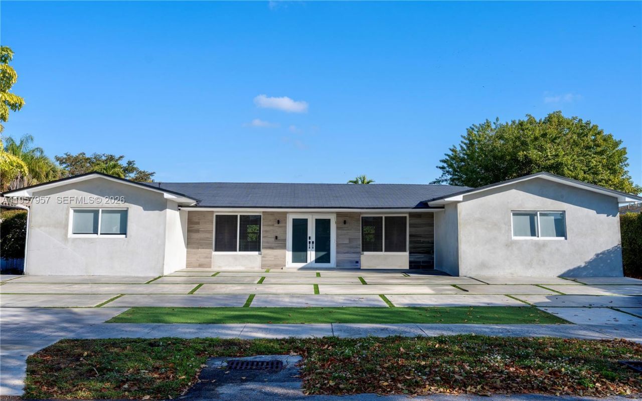 1915 NE 213th Ter, Miami, FL 33179 Photo