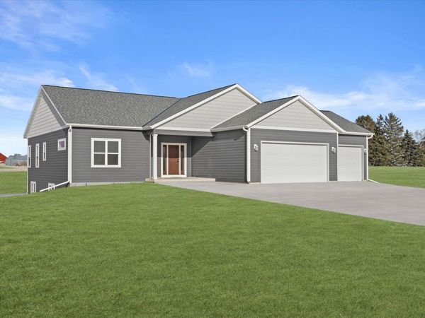 W5709 Prairie View Dr, Sherman, WI 53075