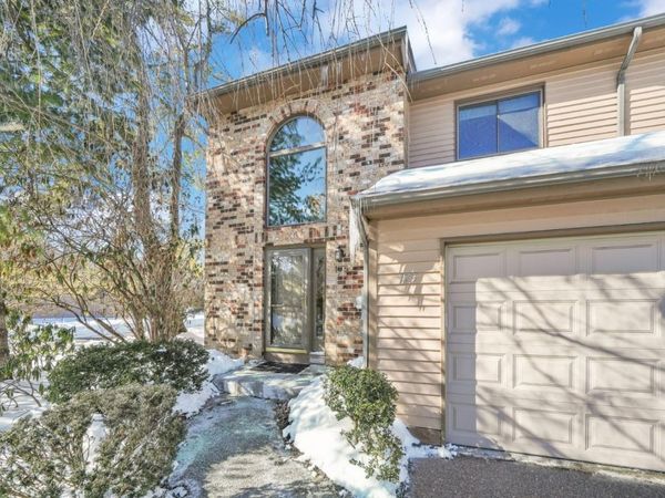 175 Castle Ridge Dr, East Hanover, NJ 07936