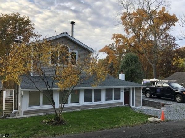 2 Oakland Ave, Hope, NJ 07825