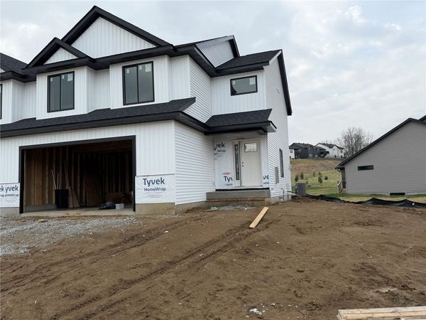 1401 Legend Drive, Tiffin, IA 52340