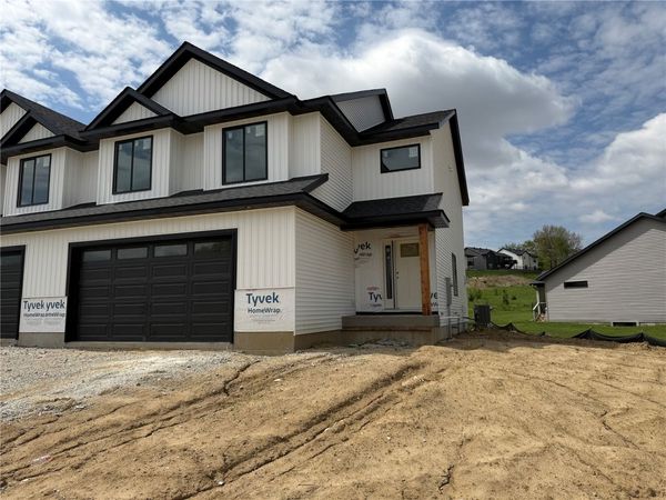 1401 Legend Drive, Tiffin, IA 52340