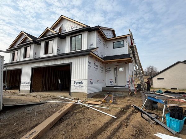 1401 Legend Drive, Tiffin, IA 52340