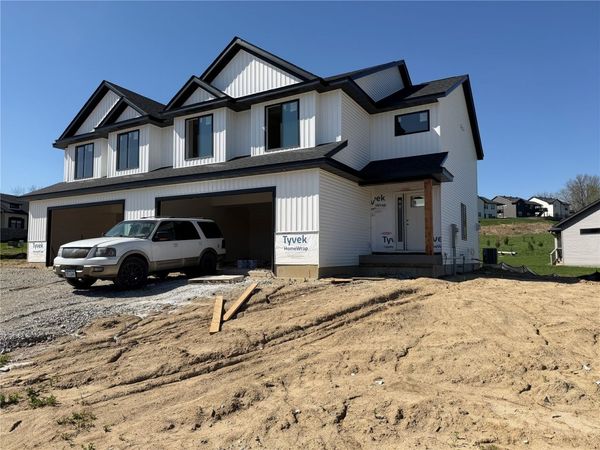 1401 Legend Drive, Tiffin, IA 52340