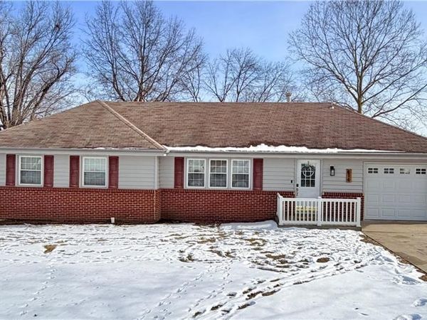 414 Town and Country Lane, Trenton, MO 64683