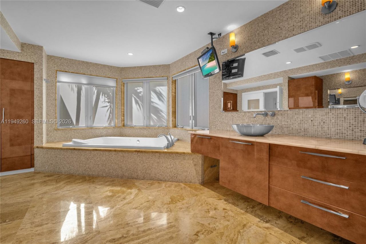 1710 S Miami Ave, Miami, FL 33129 Photo