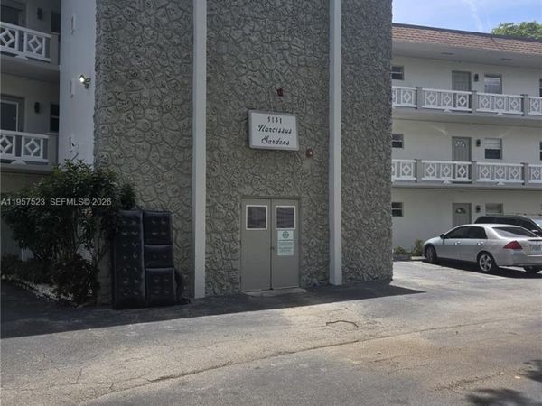 5151 W Oakland Park Blvd, Unit 303, Lauderdale Lakes, FL 33313