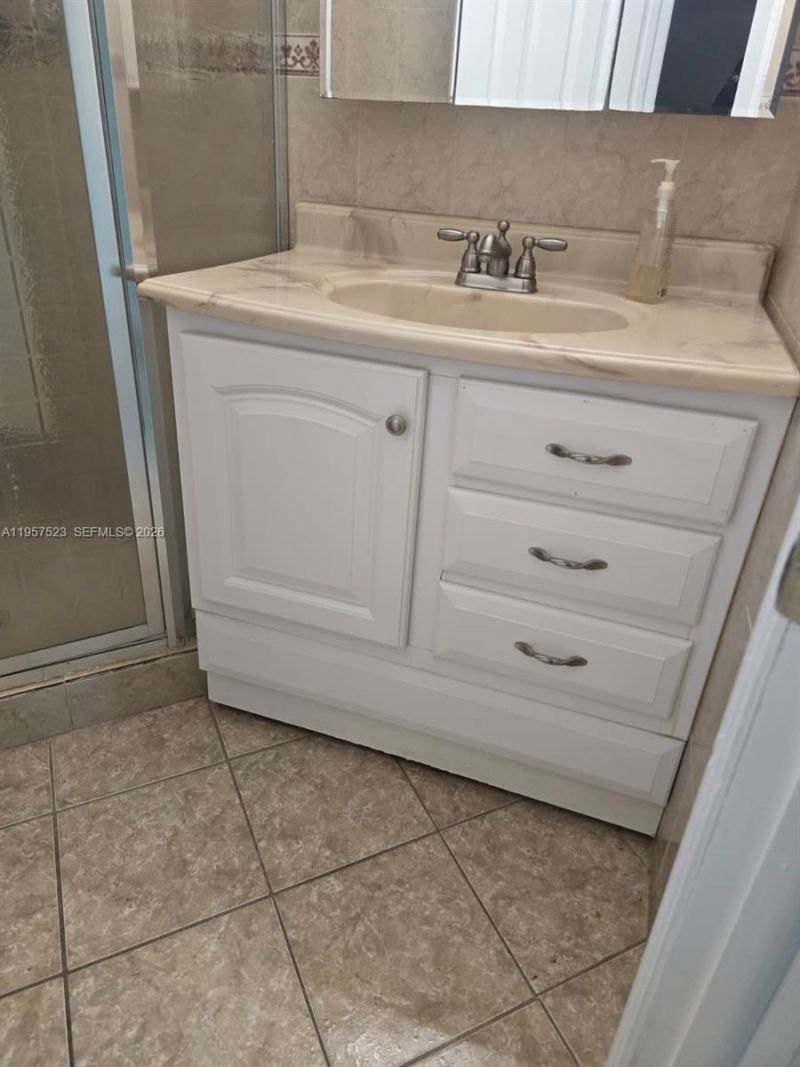 5151 W Oakland Park Blvd , Unit 303, Lauderdale Lakes, FL 33313 Photo