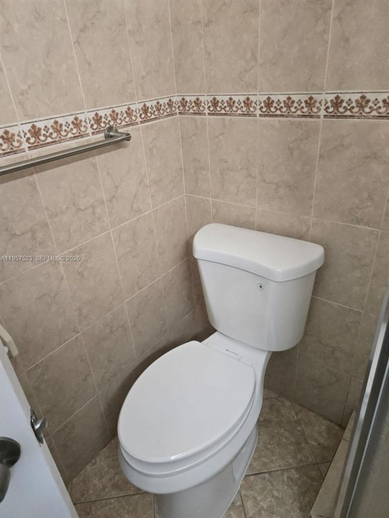 5151 W Oakland Park Blvd, Unit 303, Lauderdale Lakes, FL 33313 Photo